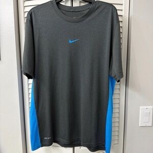 Nike Men's Charcoal and Sky Blue Tee (NWOT) Size L